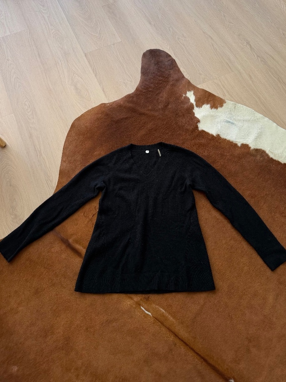 Margaret O'Leary black cashmere V-neck sweater size XS